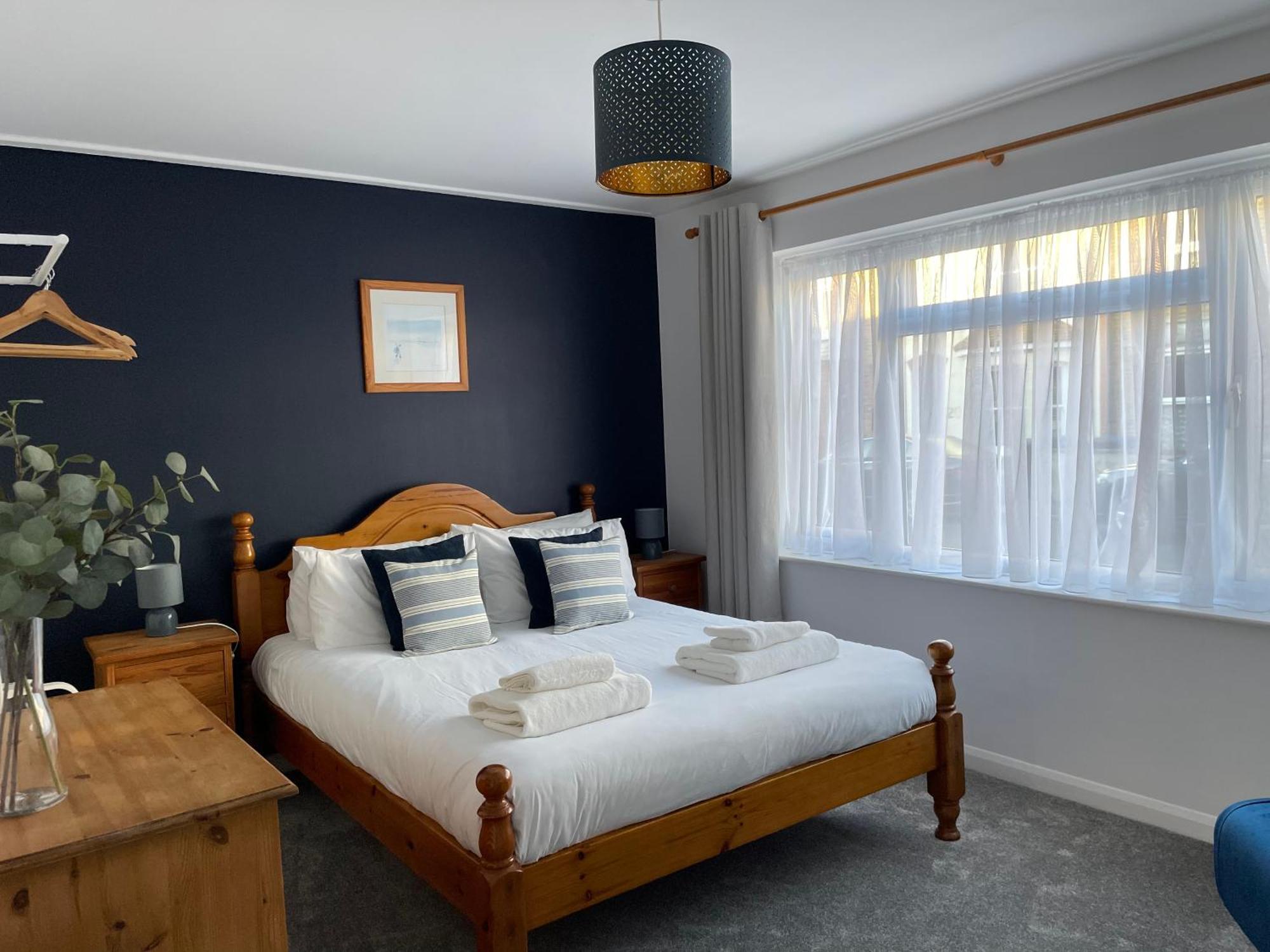 The Seagull, With Driveway And Patio Garden Villa Whitstable Exterior photo