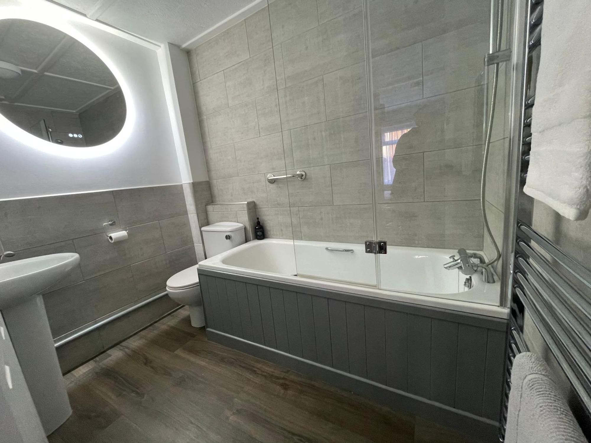 The Seagull, With Driveway And Patio Garden Villa Whitstable Exterior photo