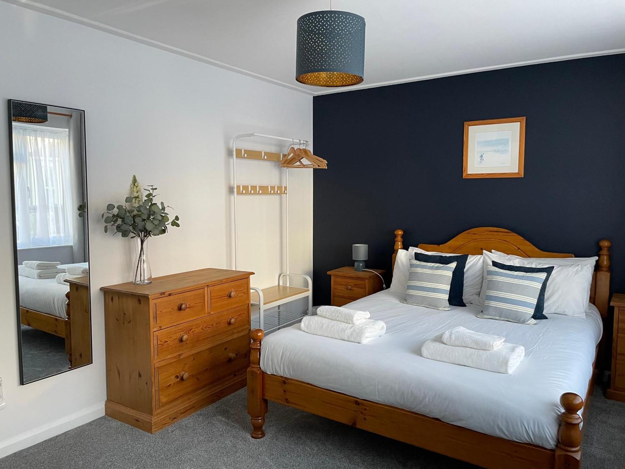 The Seagull, With Driveway And Patio Garden Villa Whitstable Exterior photo